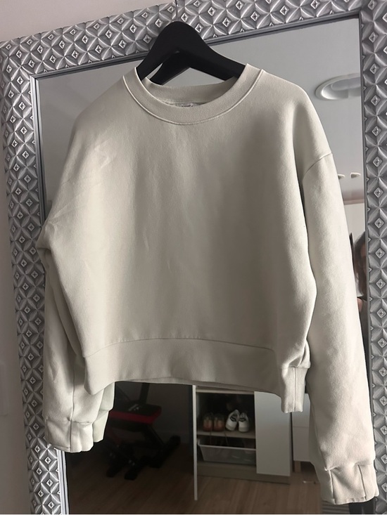 Athleta Sweaters - ATHLETA cropped  Crewneck Sweatshirt cream M